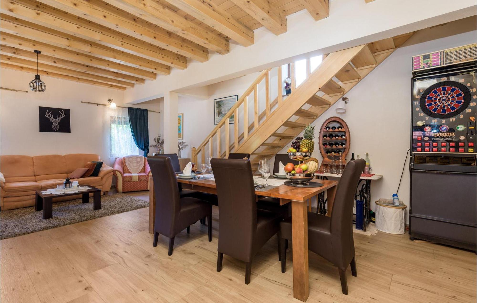 Amazing Home In Vrzici With Jacuzzi Экстерьер фото